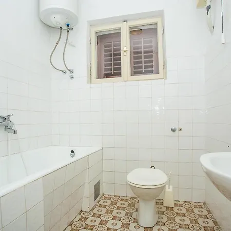 Гостьовий будинок Nuic 3*