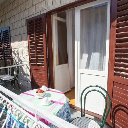 Pensjonat Nuic 748 Makarska