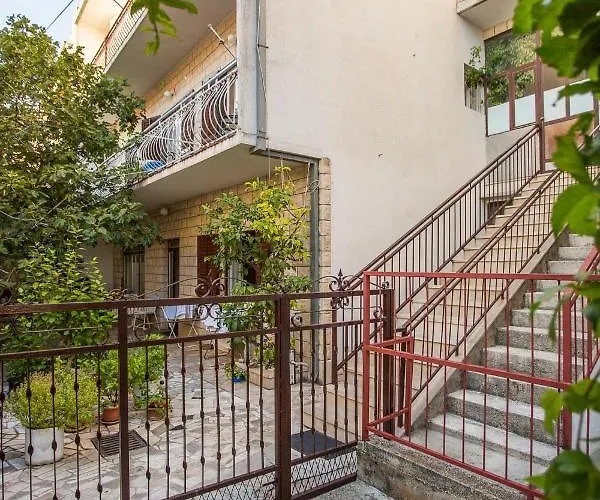 Guest house Nuic Makarska