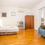 Nuic Pensión Makarska