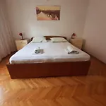 Nuic 3* Makarska