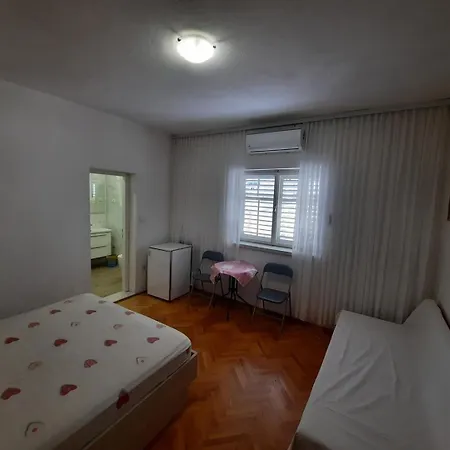 Gostinjska kuća Nuic 748 Makarska