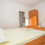 Nuic בית הארחה 3*