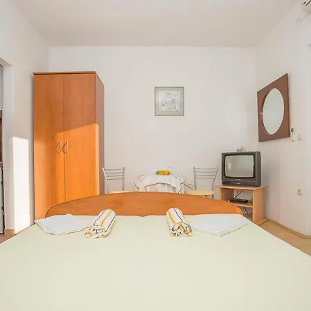 Nuic 748 3*
