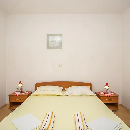 Gasthuis Nuic 748 Makarska